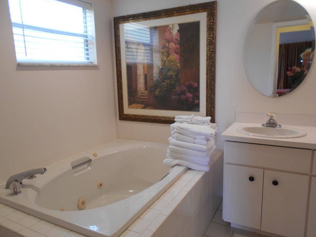 3000 Sq Ft Beach And Bay Condo St. Pete Beach Exterior photo